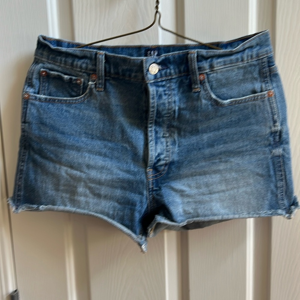 Gap Denim women’s size 10/W 30 cheeky short